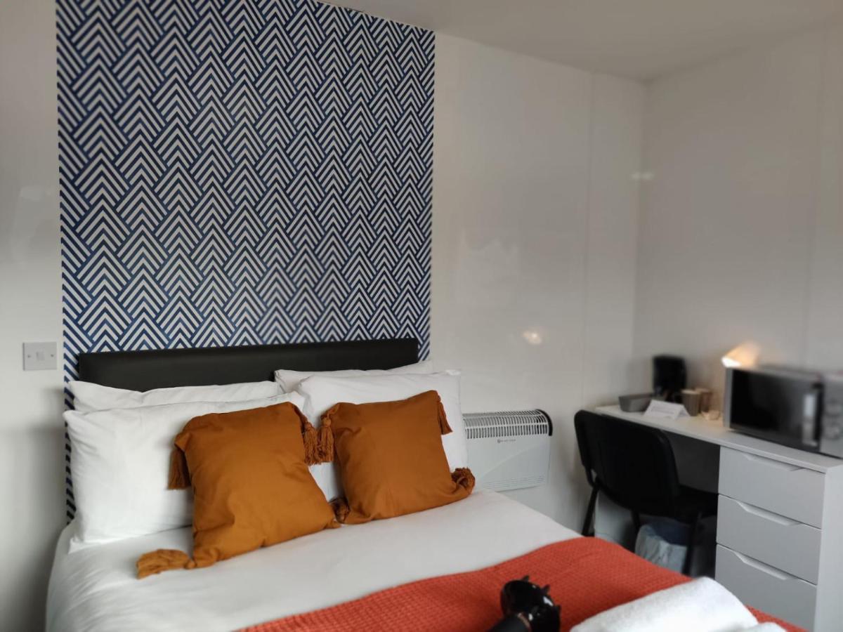 Double Ensuite Rooms Swansea Exterior photo