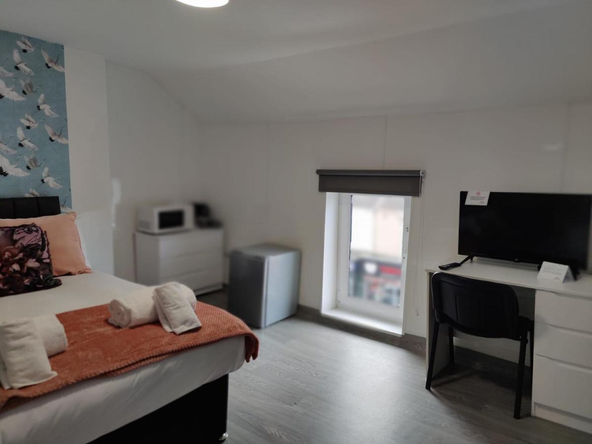Double Ensuite Rooms Swansea Exterior photo